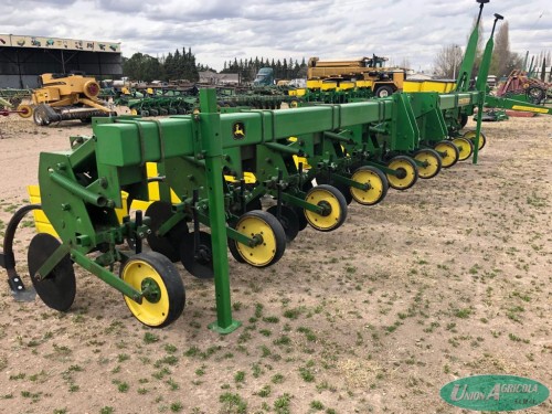 CULTIVADORA JD 885