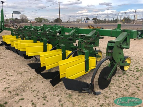 CULTIVADORA JD 885