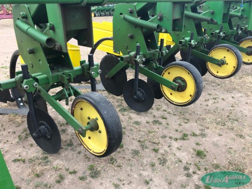 CULTIVADORA JD 885